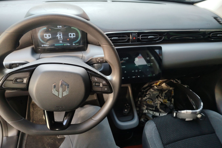 零跑汽车 零跑T03 2021款 400轻享版 三元锂中控内饰7002