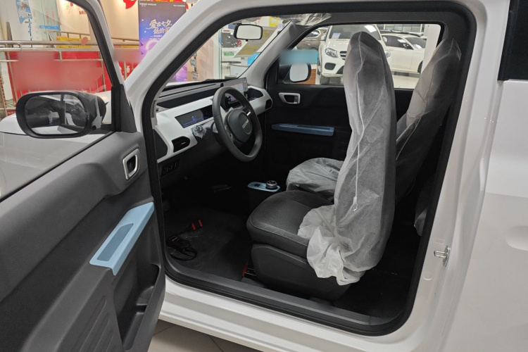 吉利银河 2024款 熊猫mini 200km 耐力熊中控内饰20