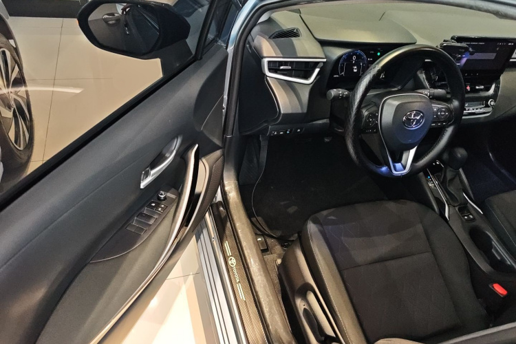 丰田 卡罗拉 2023款 1.8L 智能电混双擎 精英版中控内饰20