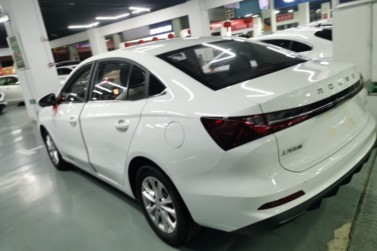 荣威i5 2026款 1.5L CVT豪华版车身外观4