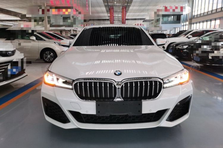 宝马5系 2022款 改款二 525Li M运动套装车身外观2