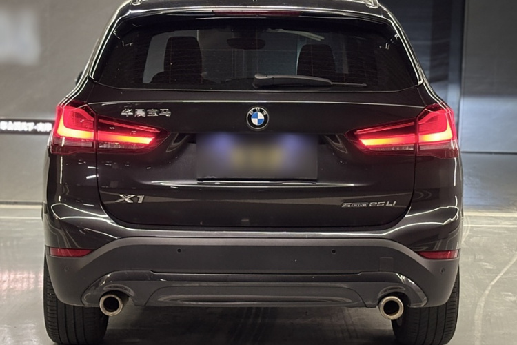 宝马X1 2021款 sDrive25Li 领先型车身外观6005