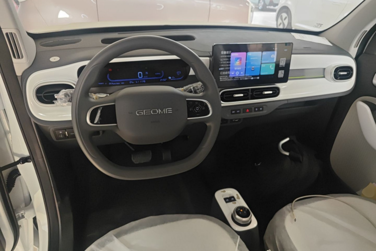 吉利银河 熊猫 2025款 210km 元气熊中控内饰12