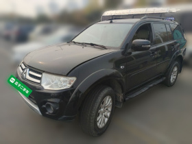 三菱 帕杰罗·劲畅 2013款 3.0L 自动两驱豪华版