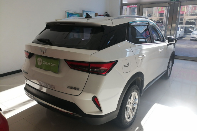 五菱汽车 五菱星驰 2022款 1.5L 手动自在型车身外观7