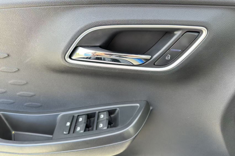 名爵3 2017款 1.5L 自动智联精英版中控内饰7008