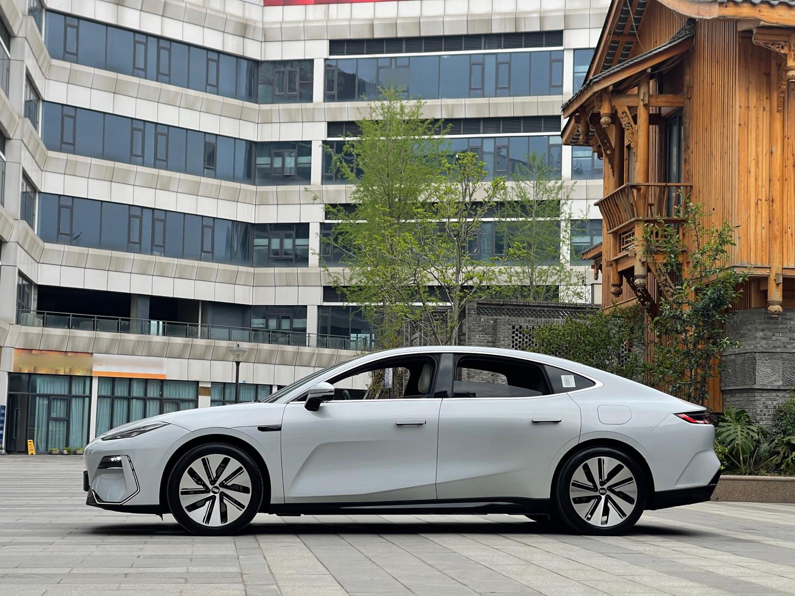 吉利银河 银河E8 2024款 665km 后驱星舰 远航版