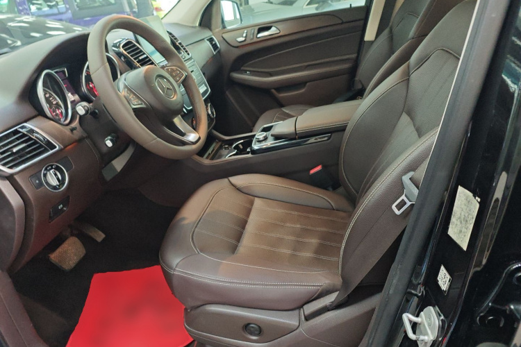 奔驰GLE 2017款 GLE 320 4MATIC 动感型中控内饰19