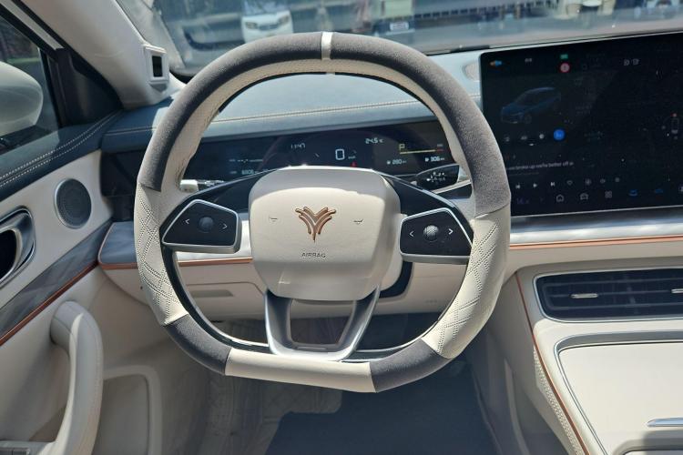 哪吒汽车 哪吒L 2024款 增程 310 闪充PRO版中控内饰7007