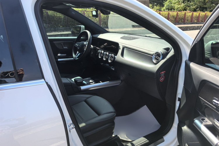 奔驰GLA 2023款 GLA 220中控内饰7010