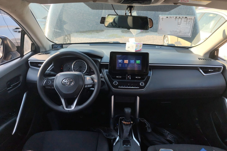 丰田 锋兰达 2022款 2.0L CVT精英版中控内饰7002