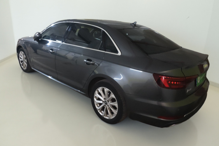 奥迪A4L 2019款 40 TFSI 进取型 国VI车身外观5