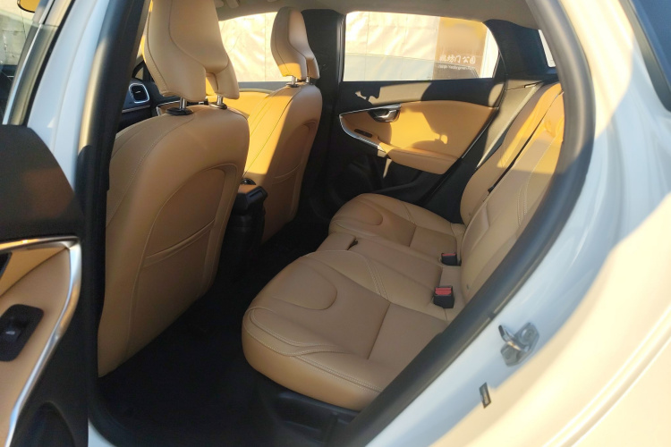 沃尔沃V40 2017款 T3 智逸版中控内饰7006