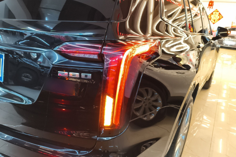 凯迪拉克XT6 2021款 2.0T 六座四驱豪华型车身外观9