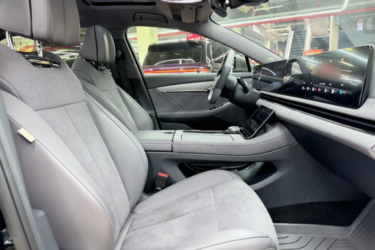 岚图汽车 岚图追光 2024款 PHEV 四驱超长续航旗舰版局部细节41