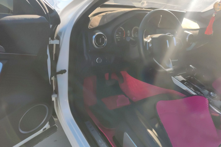 魏牌 VV7 2017款 2.0T 超豪型中控内饰20