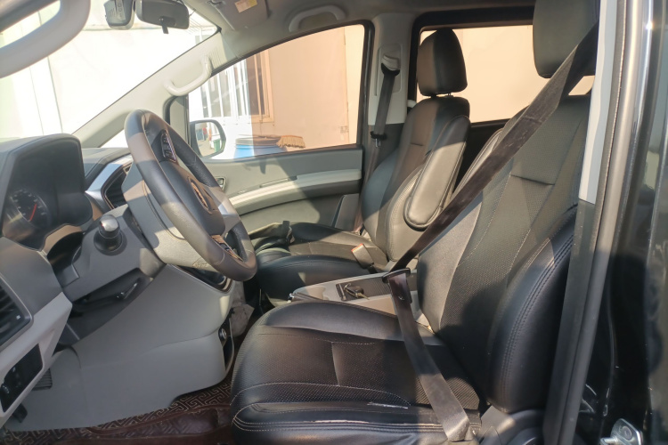 江淮瑞风 瑞风M4 2019款 商旅系列 2.0L 手动商务型 国VI局部细节19