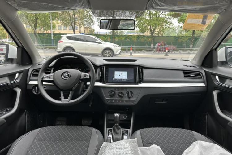 斯柯达 柯米克 2024款 1.5L 自动舒享版中控内饰7001