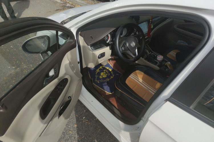 别克 威朗 2017款 三厢 15S 自动领先型中控内饰7003