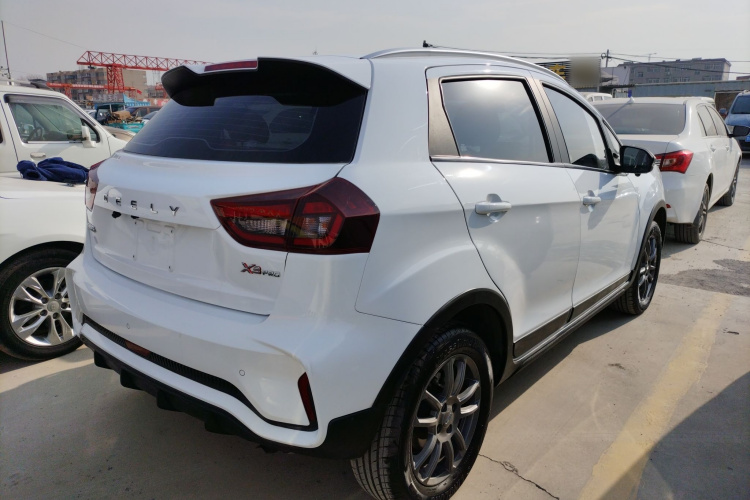 吉利汽车 远景X3 2021款 PRO 1.5L 手动精英型车身外观7