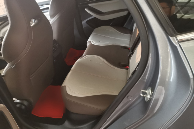 比亚迪 秦PLUS 2024款 荣耀版 DM-i 55KM领先型中控内饰21