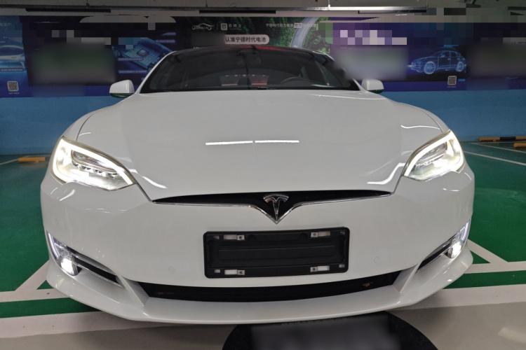 特斯拉 Model S 2019款 Performance 高性能版车身外观2