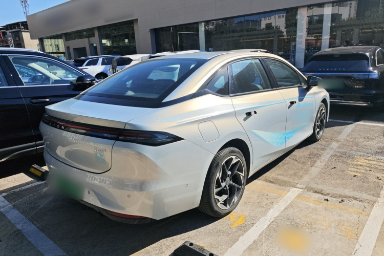 埃安 AION S MAX 2024款 80 星瀚版 三元锂车身外观6004