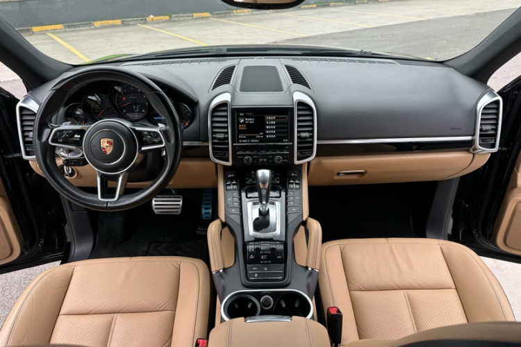 保时捷 2015款 Cayenne 3.0T中控内饰7001