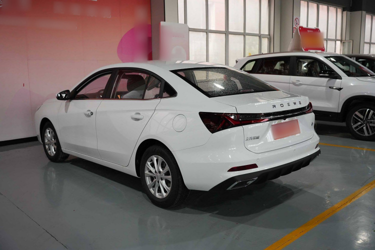 荣威i5 2023款 1.5L CVT豪华版车身外观6003