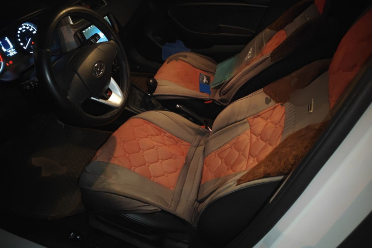 现代 瑞纳 2017款 1.4L 手动焕新版 国VI中控内饰19