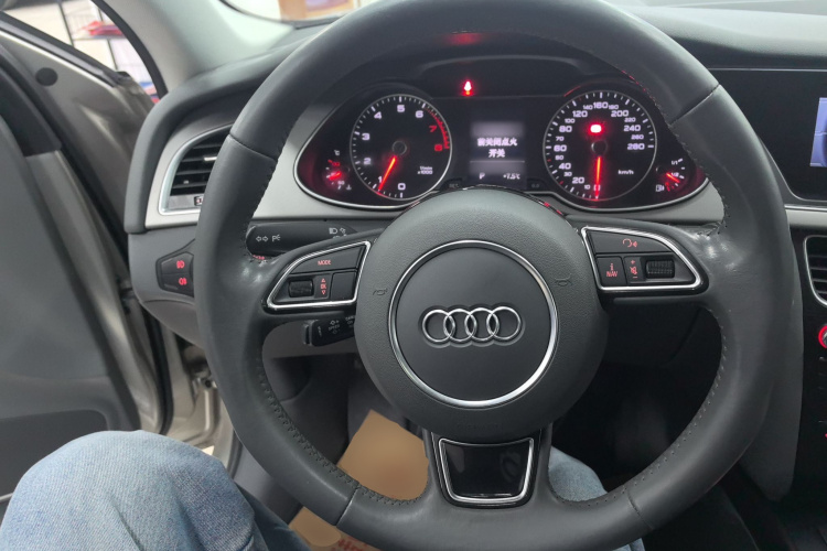 奥迪A4L 2015款 35 TFSI 自动舒适型局部细节13