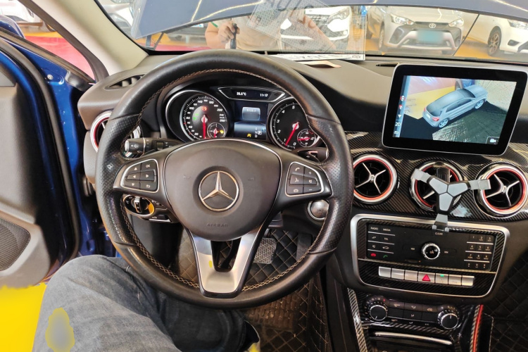 奔驰GLA 2018款 GLA 200 动感型局部细节13