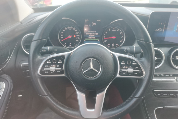 奔驰C级 2019款 C 180 L 时尚型运动版中控内饰13