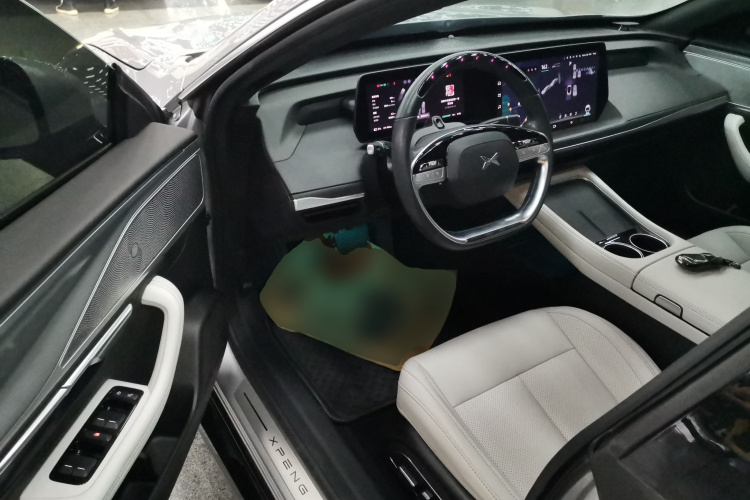 小鹏P7 2024款 P7i 550 Pro中控内饰7003
