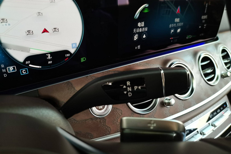 奔驰E级 2023款 E 260 L局部细节18