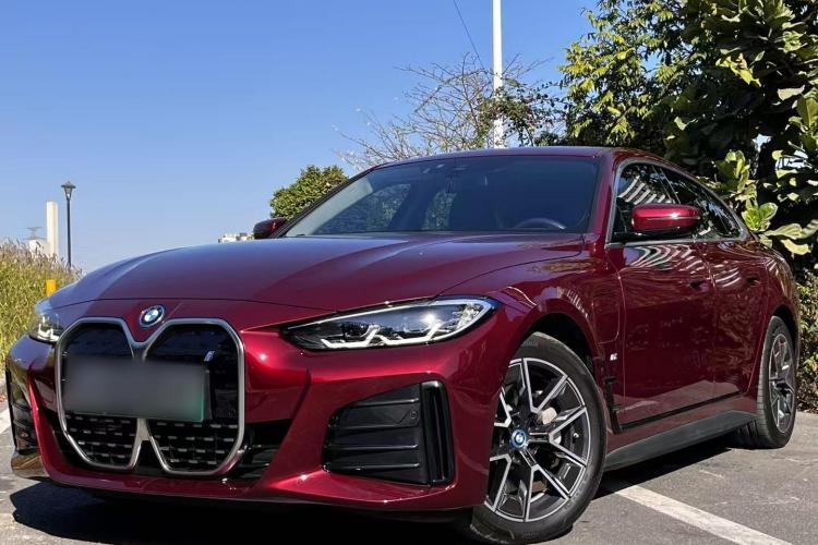 宝马i4 2023款 eDrive35车身外观1