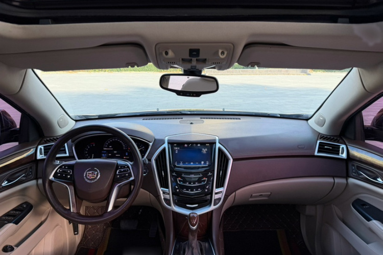 凯迪拉克SRX 2013款 3.0L 精英型中控内饰7001