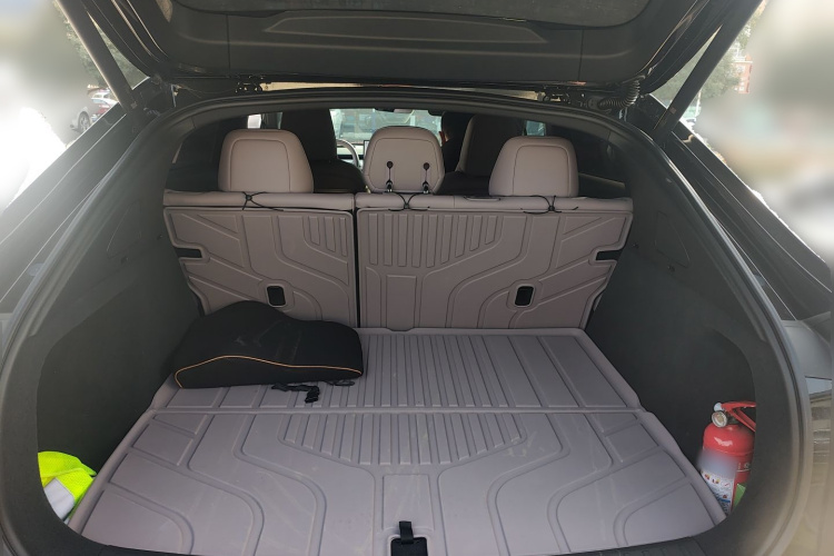 乐道L60 2024款 60kWh 后驱版中控内饰23