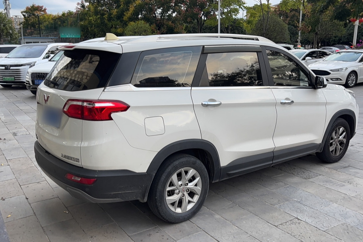 五菱汽车 五菱宏光S3 2018款 1.5L 手动豪华型 国V车身外观6003