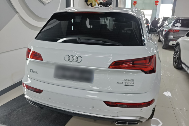 奥迪Q5L 2022款 改款 40T 豪华动感型车身外观6