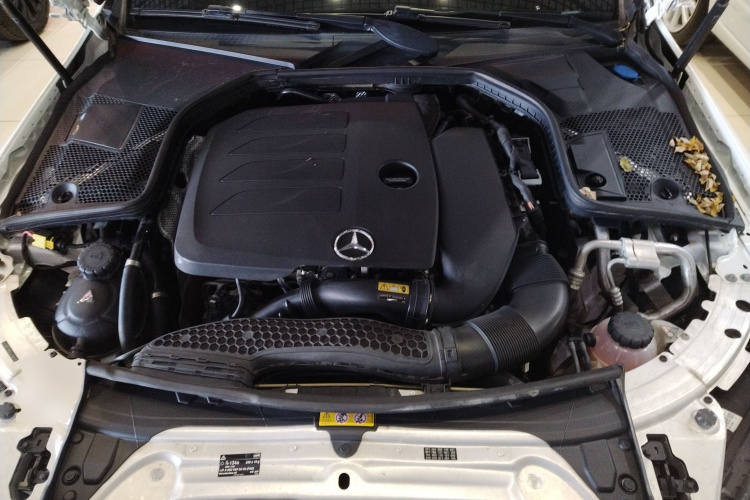 奔驰C级 2020款 改款 C 260 运动版机舱底盘24