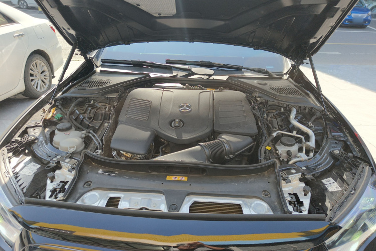 奔驰E级新能源 2024款 E 350 e L 插电式混合动力轿车机舱底盘24