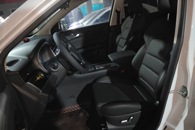 中国重汽VGV VGV U70 2020款 1.5T 自动智享豪华版 7座局部细节19