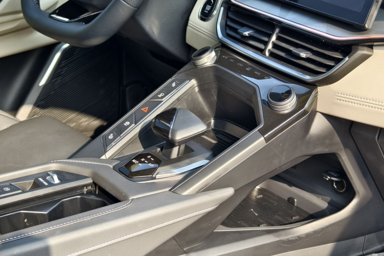 领克06 2023款 Remix 1.5T Shero局部细节9003