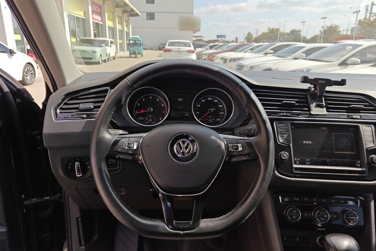 大众 途观L 2018款 330TSI 自动两驱豪华版局部细节13