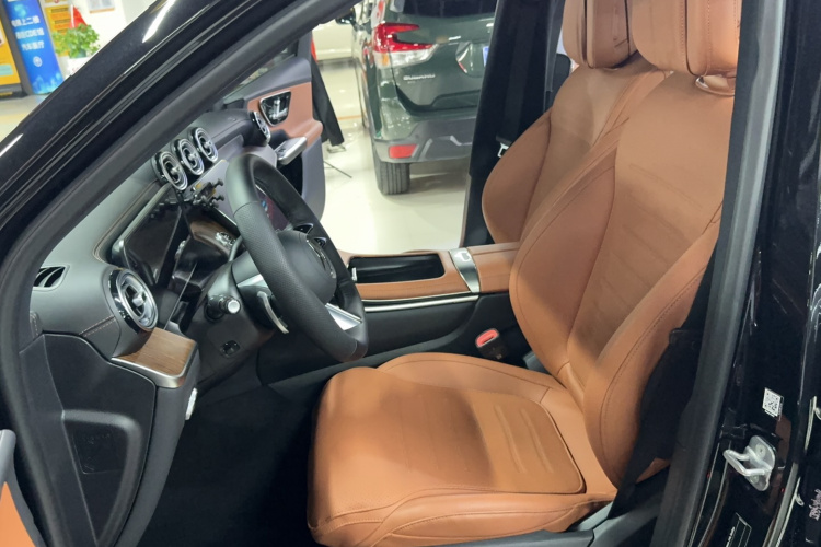 奔驰GLC 2024款 GLC 300 L 4MATIC 动感型 5座局部细节19