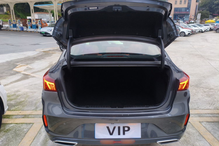 长安 逸动 2022款 PLUS 蓝鲸NE 1.4T GDI DCT尊贵版局部细节23