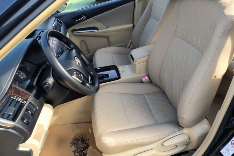 丰田 凯美瑞 2016款 2.0E 十周年纪念精英版中控内饰19