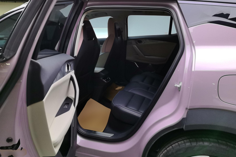 领克06 2021款 1.5T Shero粉色特别版中控内饰21