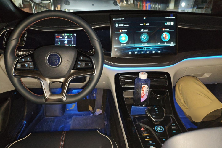 比亚迪 秦PLUS 2021款 EV 500KM 尊贵型中控内饰12